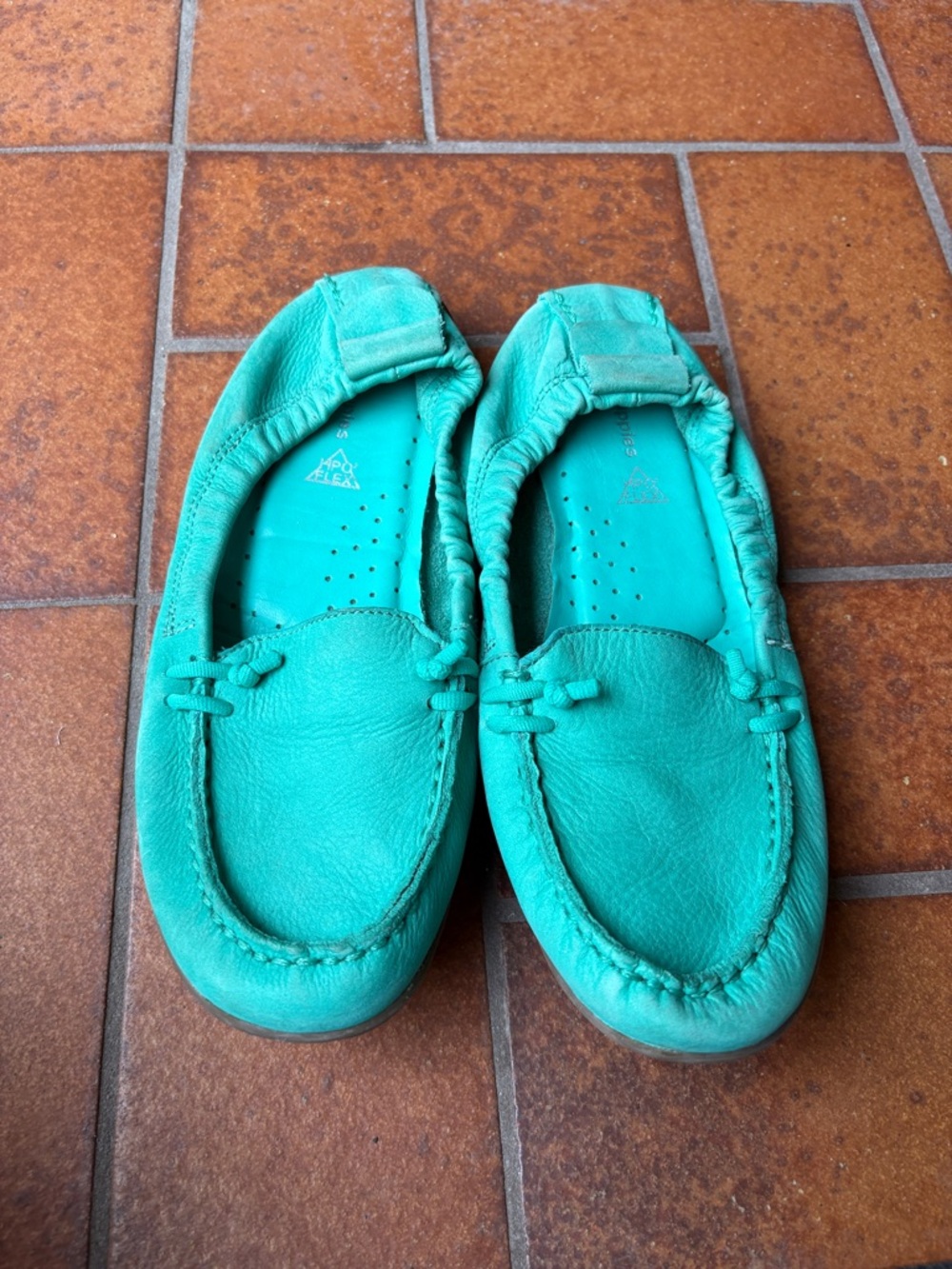 Hush Puppies Teal Leather Woman’s Moccasins